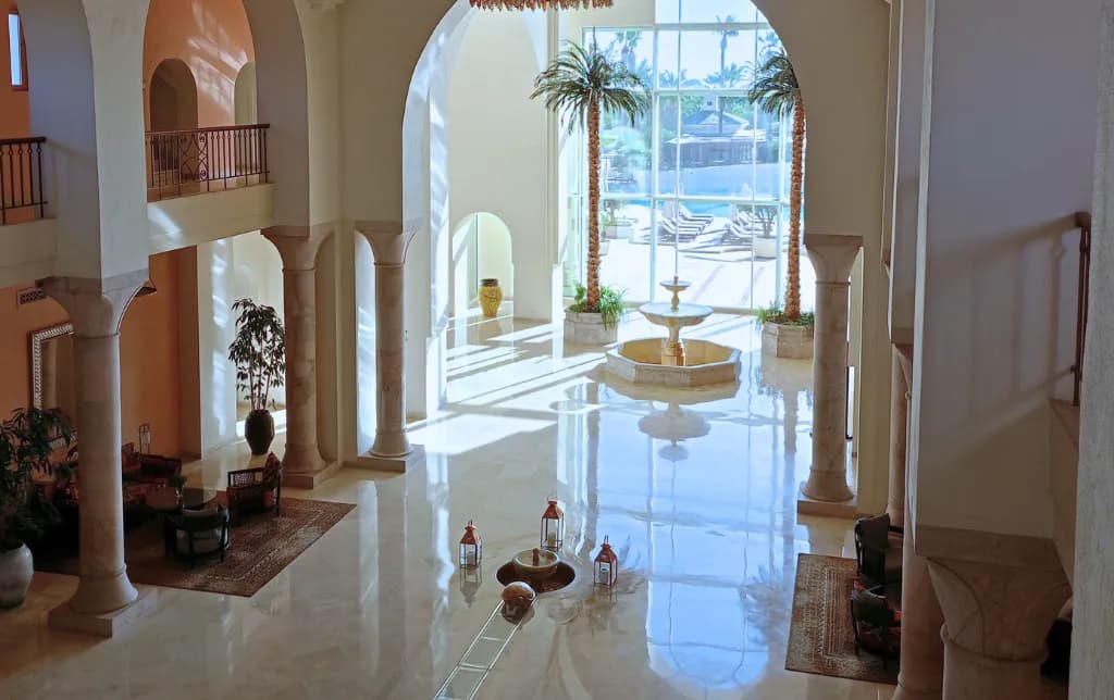 Lobby bottom