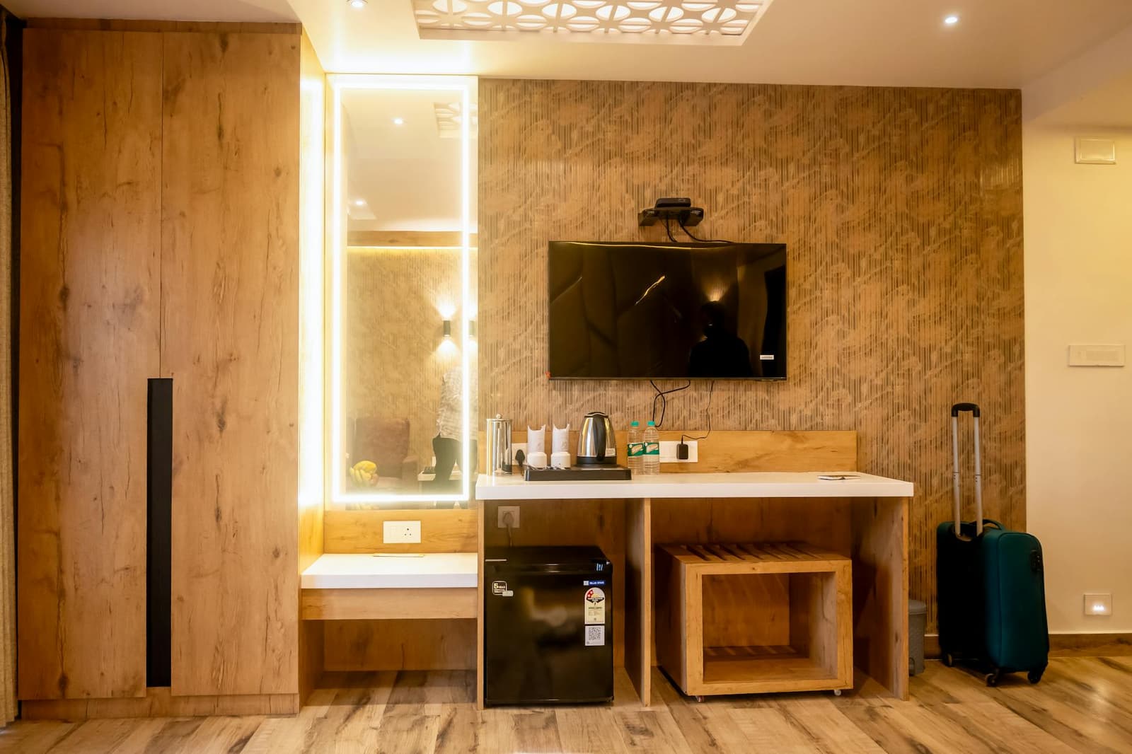 Rooms top